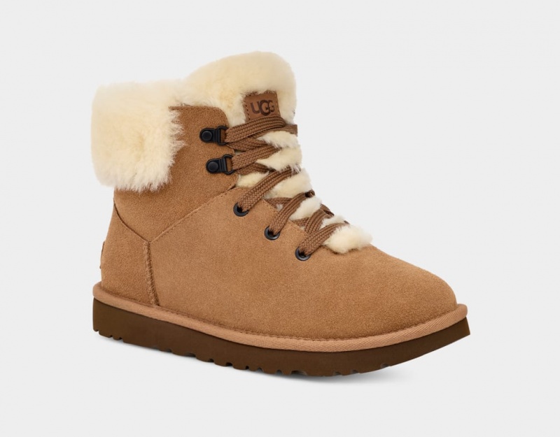 Cizme Ugg Clasici Mini Alpine Dantela Dama Maro | 0135PWJEA