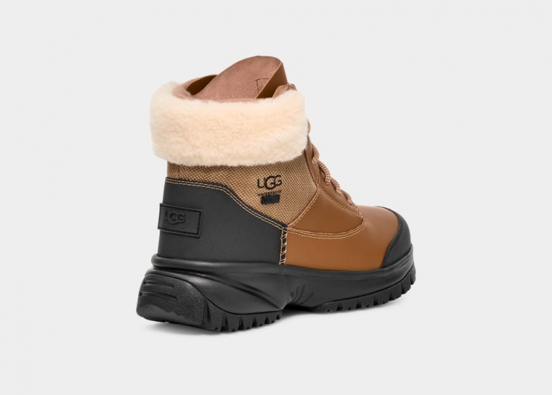 Cizme Ugg Yose Fluff V2 Dama Maro | 4016YMRSN